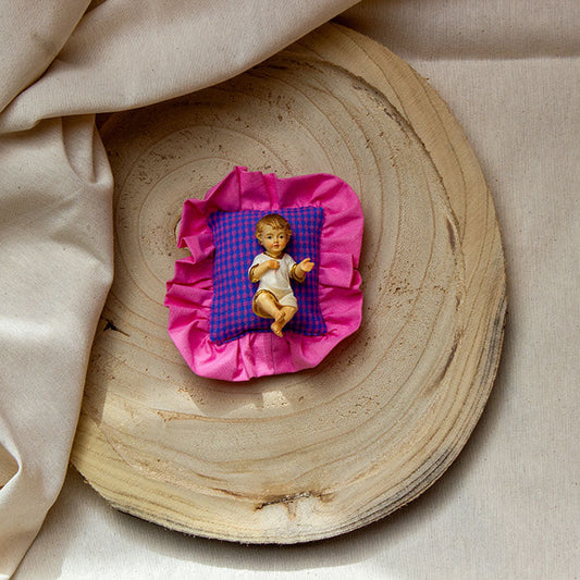 Niño Jesús Almohadita Volante - Emaús Pink