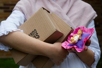 Niño Jesús Almohadita Volante - Emaús Pink